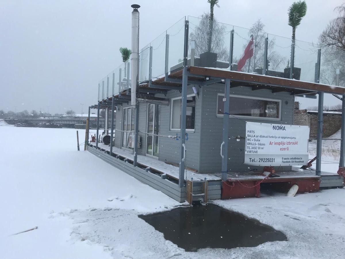 Houseboat On The Water Hotel Liepāja Екстериор снимка