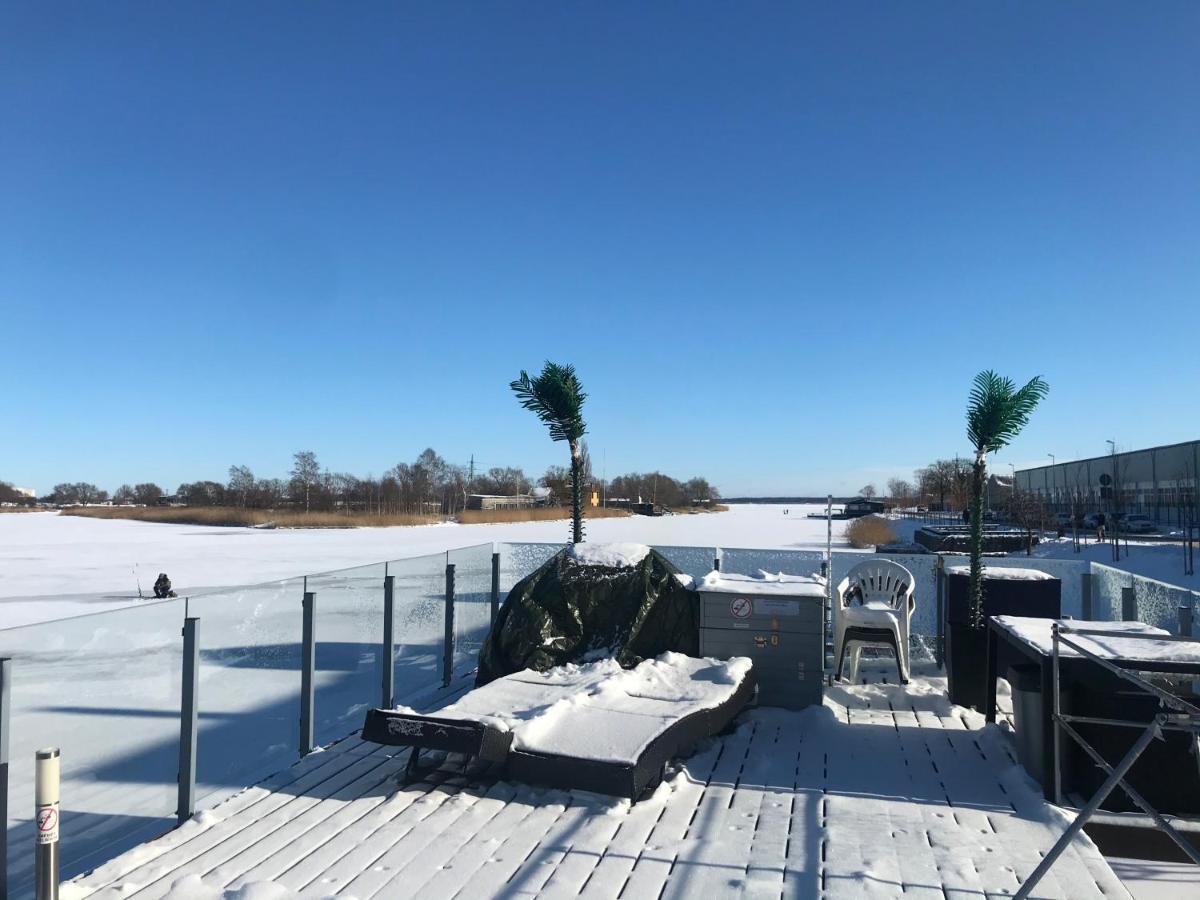 Houseboat On The Water Hotel Liepāja Екстериор снимка