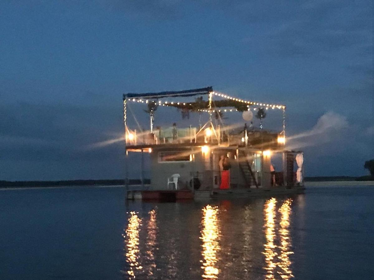 Houseboat On The Water Hotel Liepāja Екстериор снимка