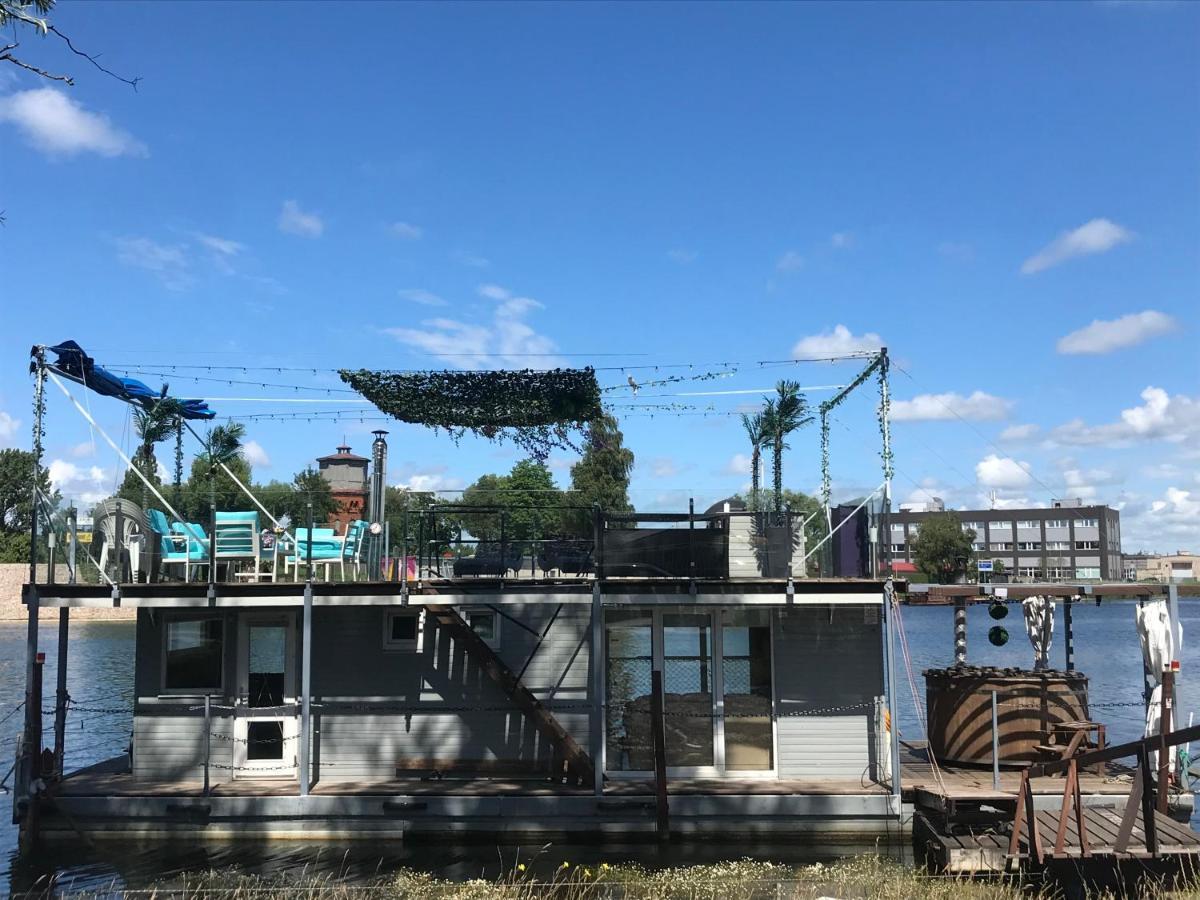 Houseboat On The Water Hotel Liepāja Екстериор снимка