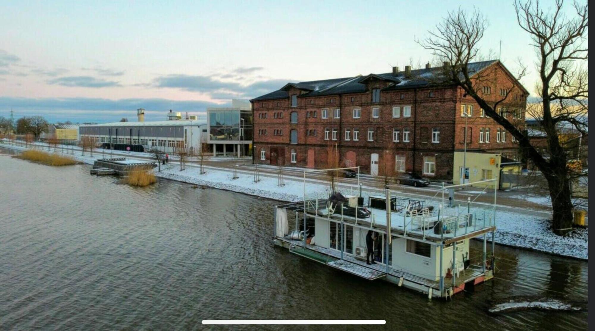 Houseboat On The Water Hotel Liepāja Екстериор снимка
