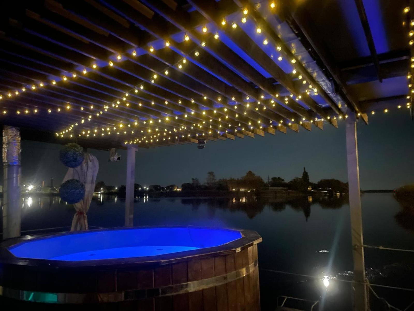 Houseboat On The Water Hotel Liepāja Екстериор снимка