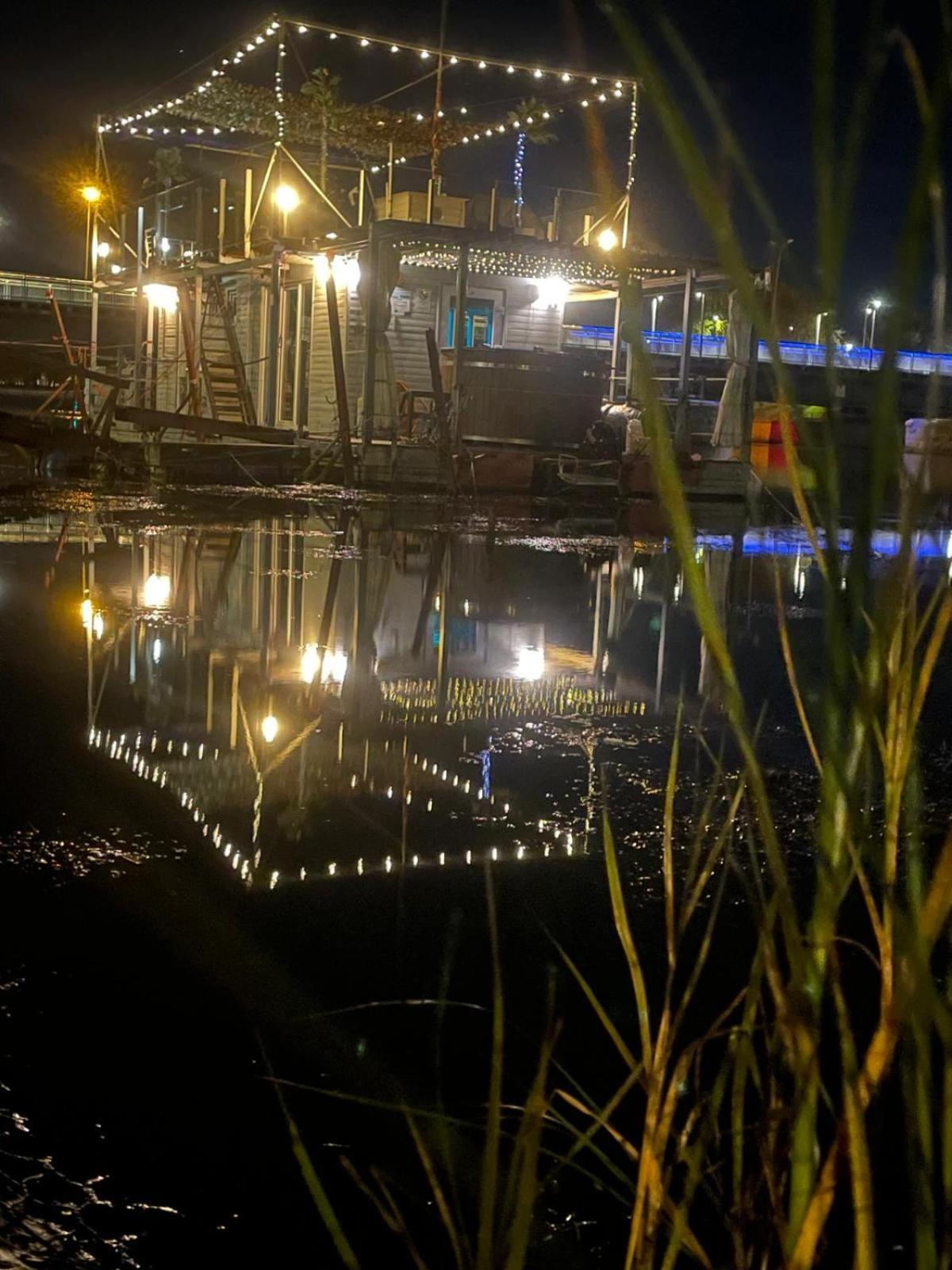 Houseboat On The Water Hotel Liepāja Екстериор снимка