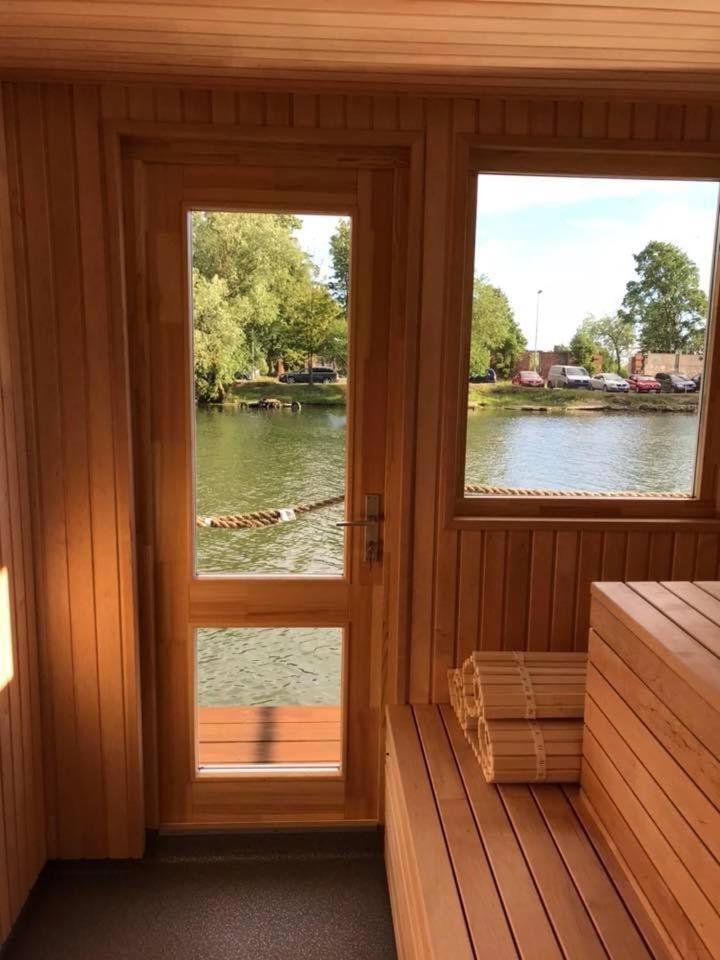 Houseboat On The Water Hotel Liepāja Екстериор снимка