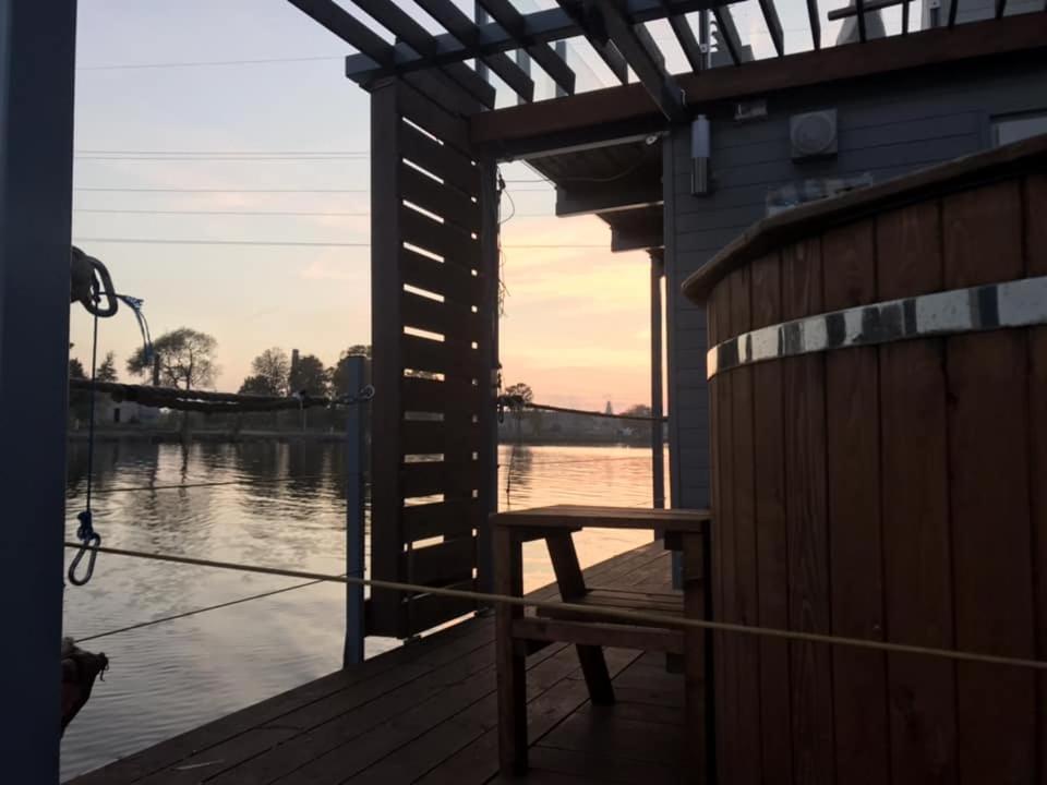 Houseboat On The Water Hotel Liepāja Екстериор снимка