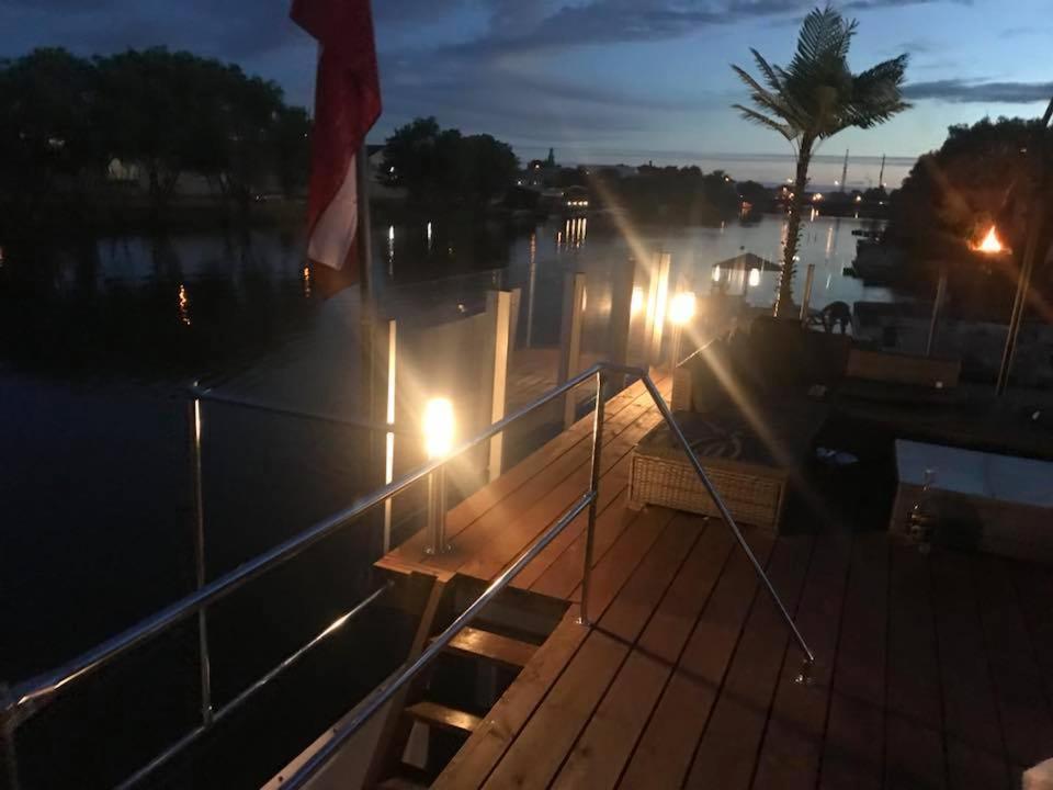 Houseboat On The Water Hotel Liepāja Екстериор снимка
